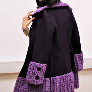 Volneni plašč v vijoličasti barvi