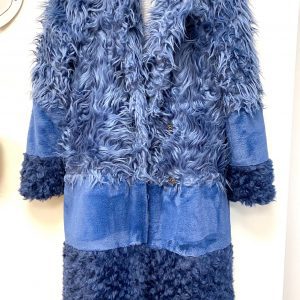 Modri plašč iz umetnega krzna
